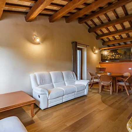 Agriturismo Casale San Lorenzo 农家乐 *