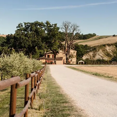 مزرعة للإقامة Agriturismo Casale San Lorenzo San Lorenzo in Campo