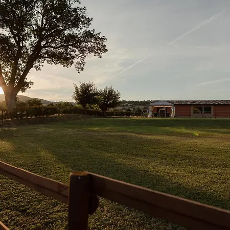 مزرعة للإقامة Agriturismo Casale San Lorenzo San Lorenzo in Campo