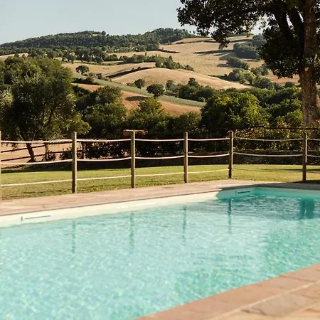 مزرعة للإقامة Agriturismo Casale San Lorenzo *